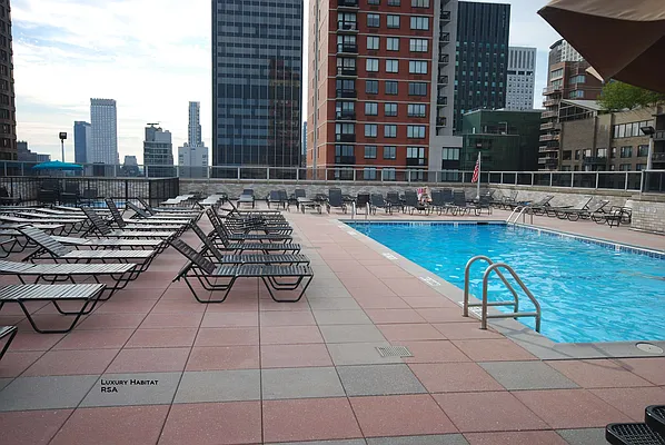 Rented by Luxury Habitat | media 38