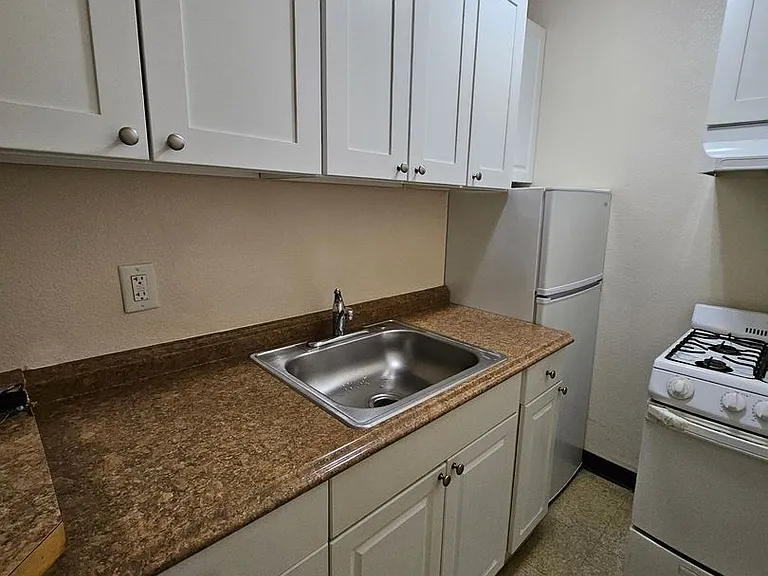 Hudson House — Photo 5