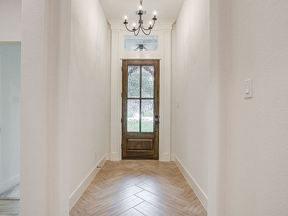 5th image of 3219 NW 25th St
