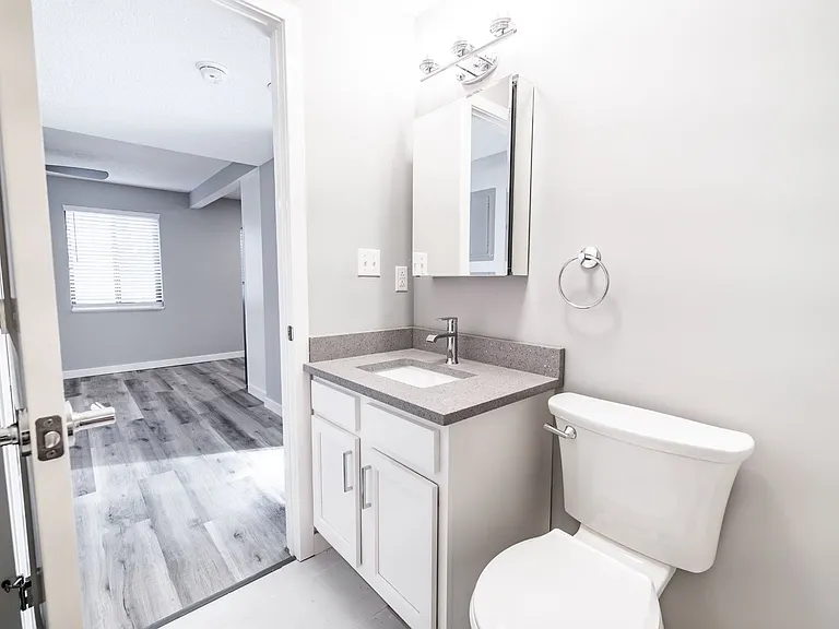 OakWood Park -- No up-front security deposit required! — Photo 12