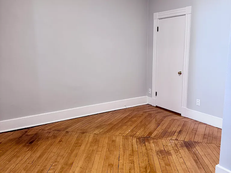 702 Green St — Photo 11