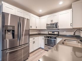 306 S Main St, Coupeville, WA
