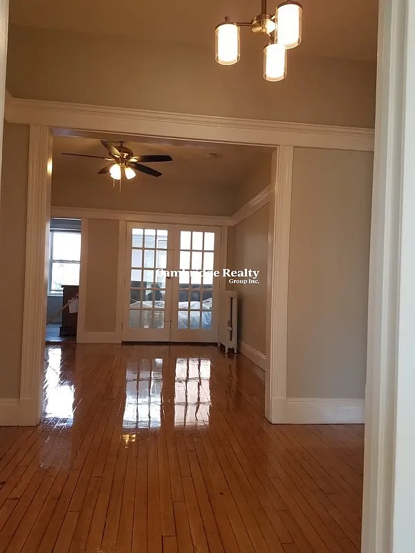 3 bed, 1.0 bath, $4,200 — Photo 4