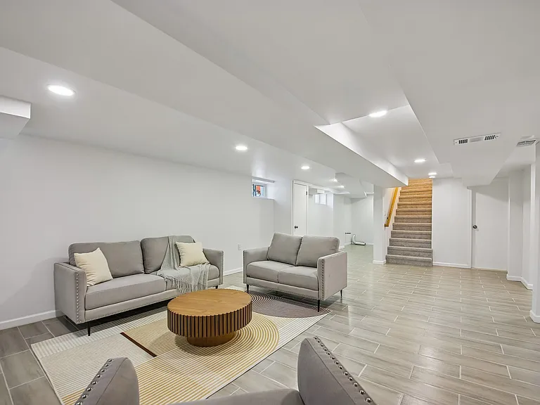 20 Edgar St — Photo 30