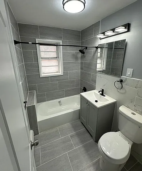138 E 7th St #7 — Photo 31