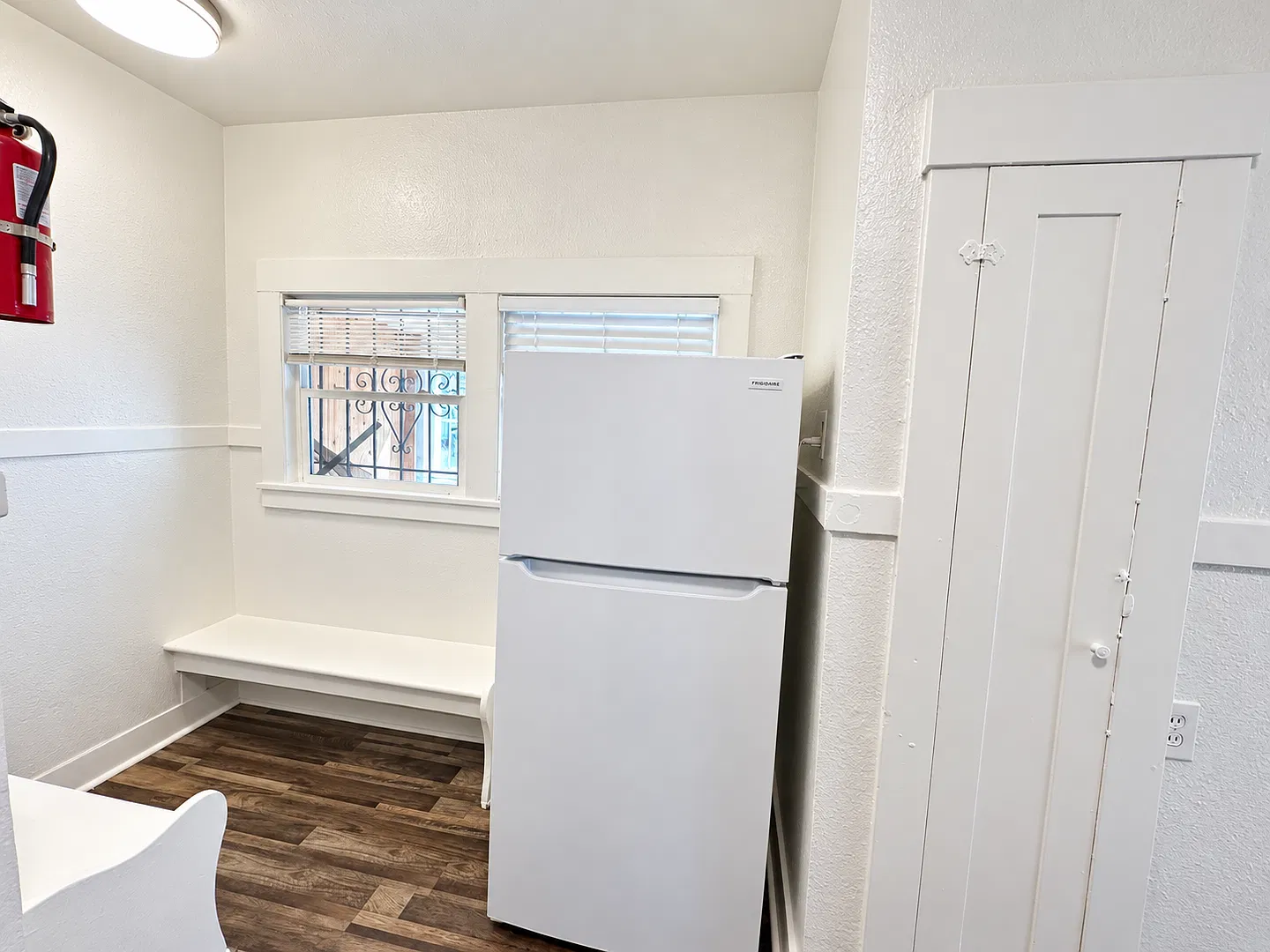 2802 — Photo 2