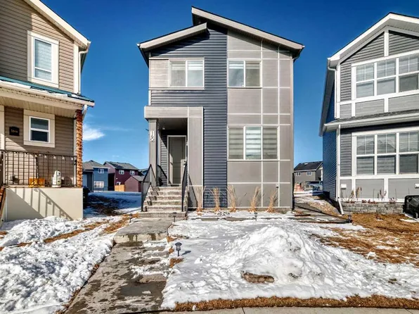 160 SE Lucas Cmn NW, Calgary, AB T3P 2B3