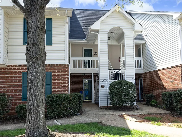 521 Renshaw Ct — Photo 1