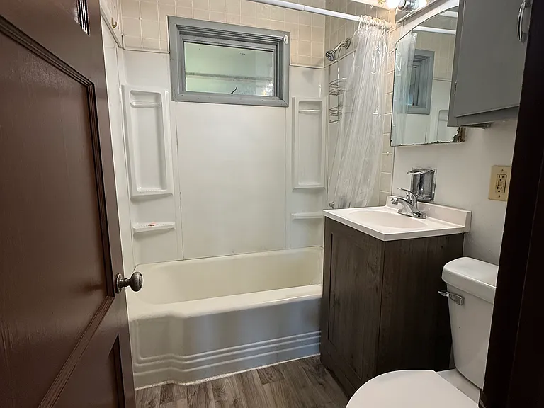 1760 Dewey Ave — Photo 7