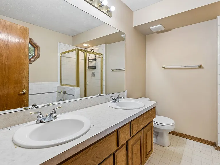 2402 King Dr — Photo 19