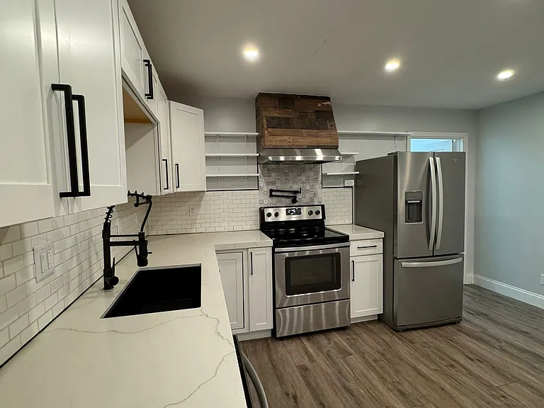 9422 SW 51st St — Photo 7