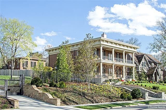 2nd image of 206 Leonard Ave