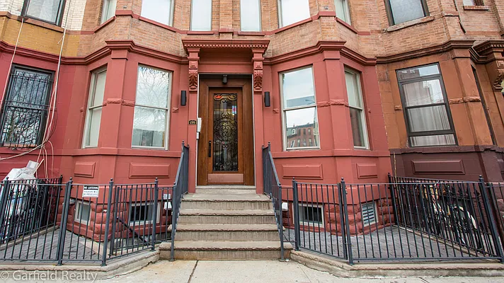 Sold by Garfield Realty  | media 47