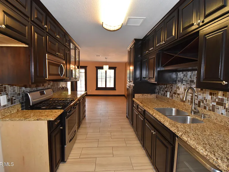 10800 Saigon Dr — Photo 9