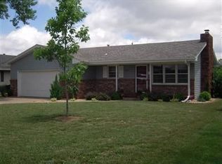 2870 S Stewart Ave, Springfield, MO 65804