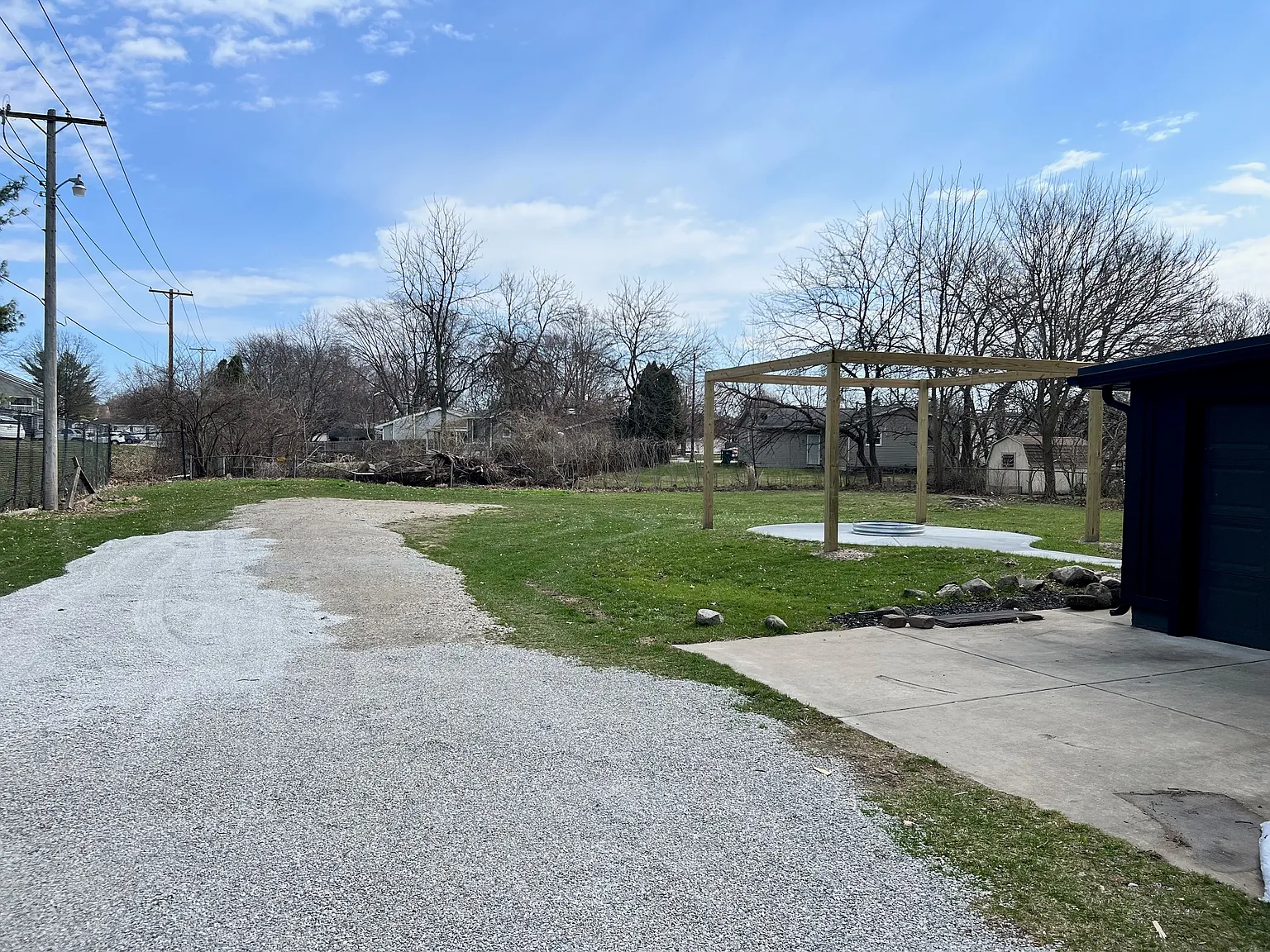 3 bed, 1600 sqft, $2,000 — Photo 4