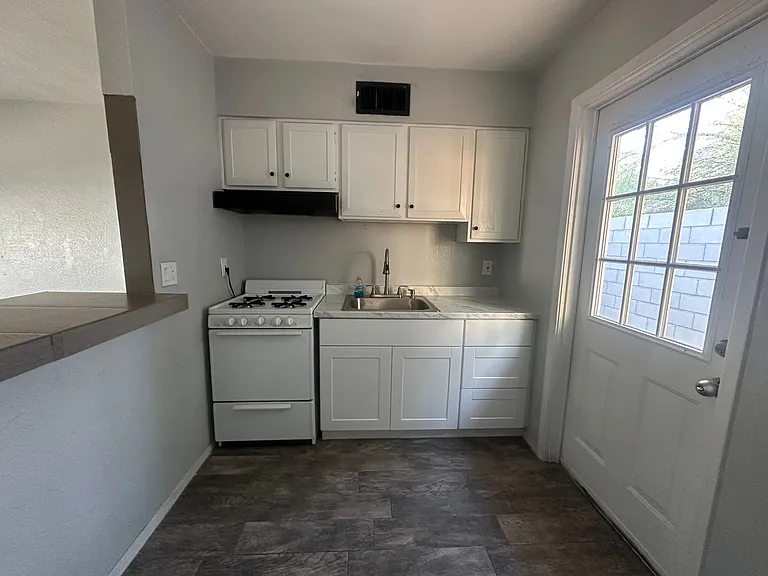 2504 N 52nd St #1 — Photo 3