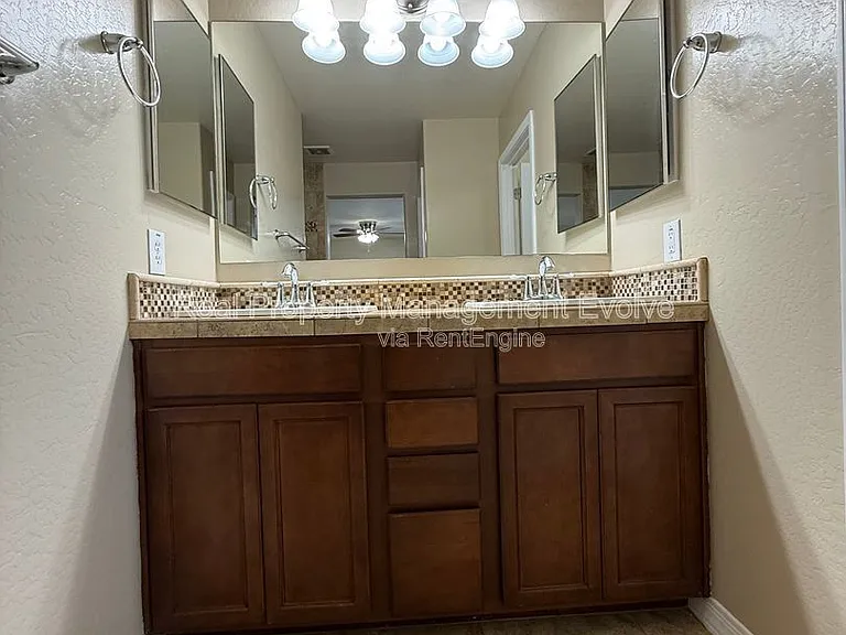9020 W Nicolet Ave — Photo 18