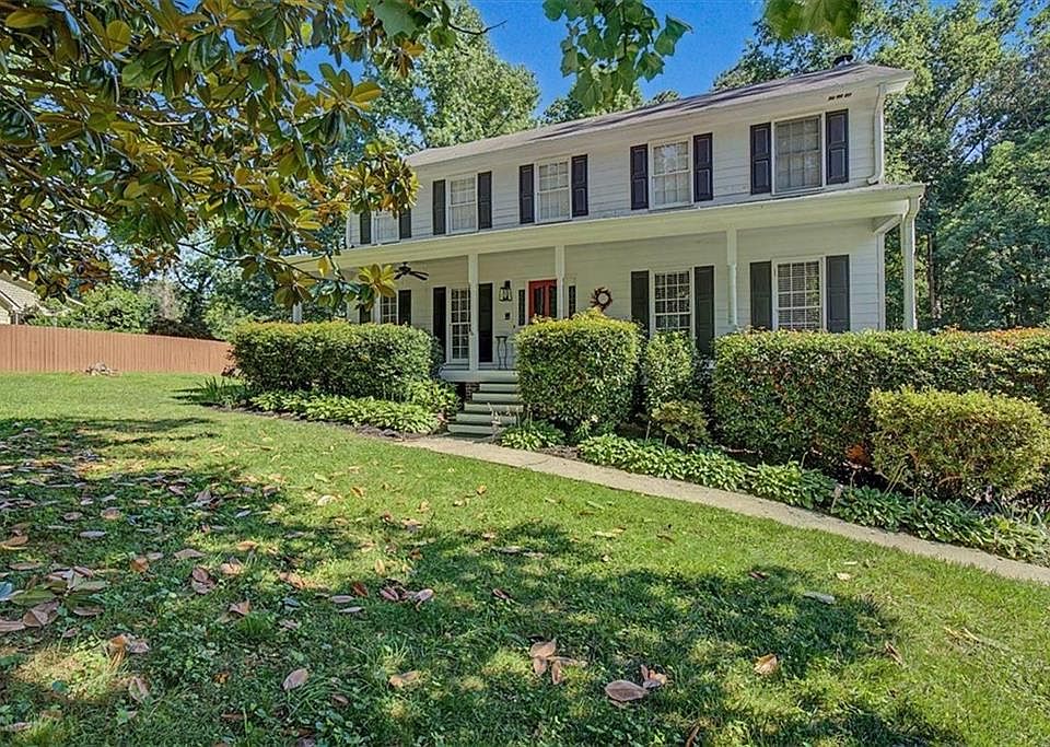 1st image of 1919 McEachern Manor Dr SW