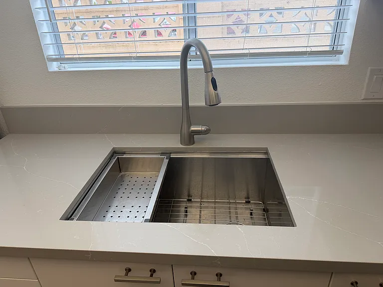 Utility sink