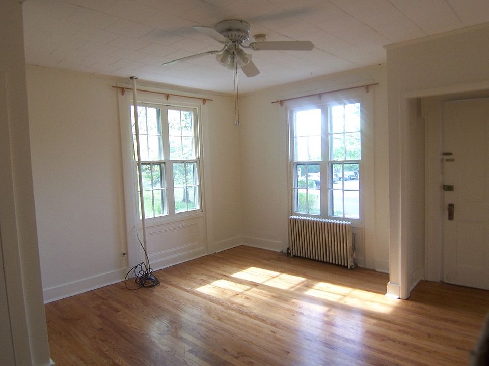 other view of Living Room/Bedroom