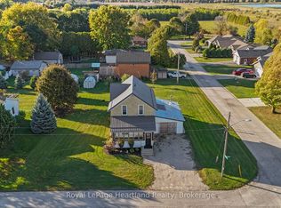 15 Queen St E, Minto, ON N0G1M0