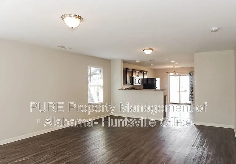 135 Wethersfield Dr — Photo 5