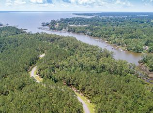 66 Madison Avenue, Oriental, NC 28571