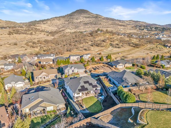3656 Camina Dr, Medford, OR 97504
