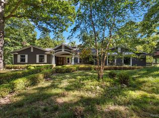 1663 Standish Ct, Bloomfield Hills, MI 48302