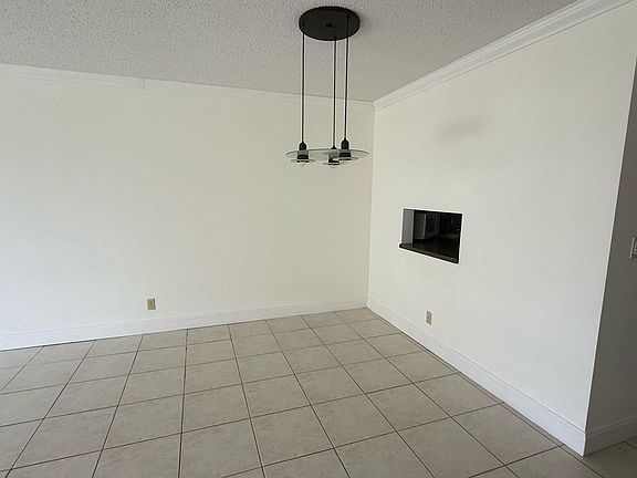 5th image of 2900 NW 46th Avenue #212
