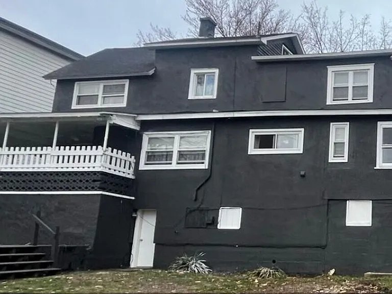 334 N Main St — Photo 3