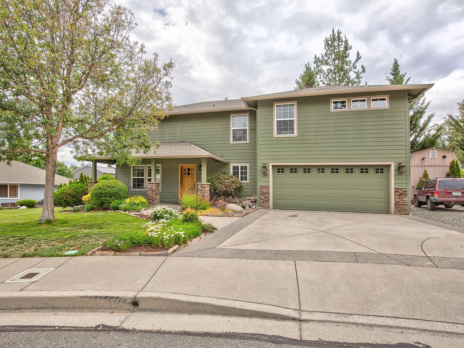 1214 SE Allenwood Dr, Grants Pass, OR 97527 Zillow
