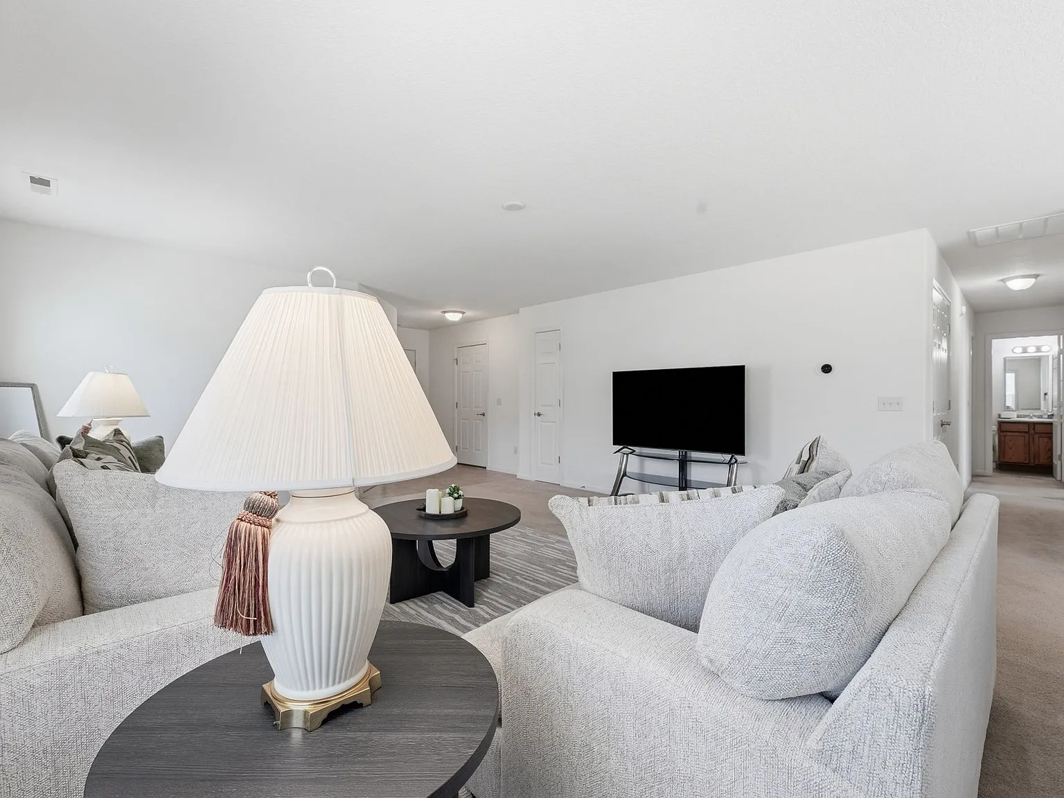 4 bed, 1531 sqft, $3,699 — Photo 2