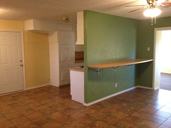 Great Room--Den, Dining & Kitchen (20 x 19)