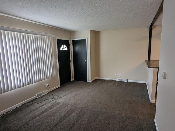2nd image of 3010 Greenbrier Dr