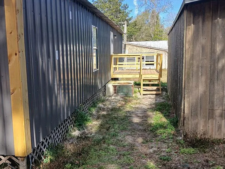 104 Ash St — Photo 2