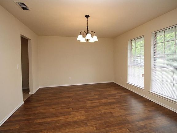 5th image of 1332 College Pkwy