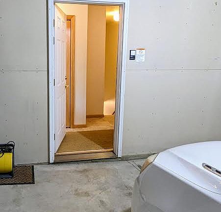 entry to garage
