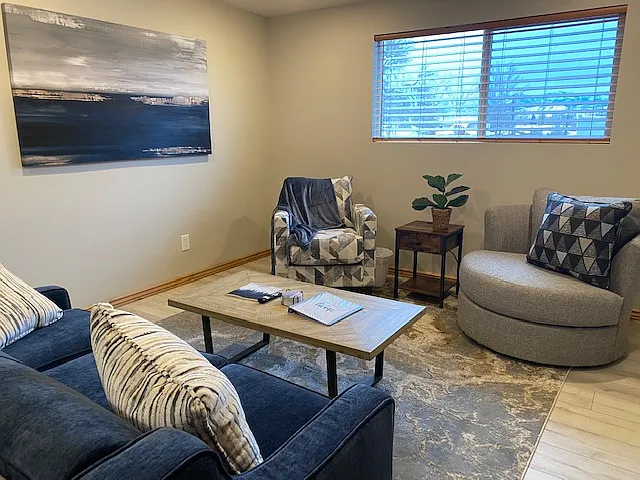 2 bed, 900 sqft, $1,650 — Photo 2