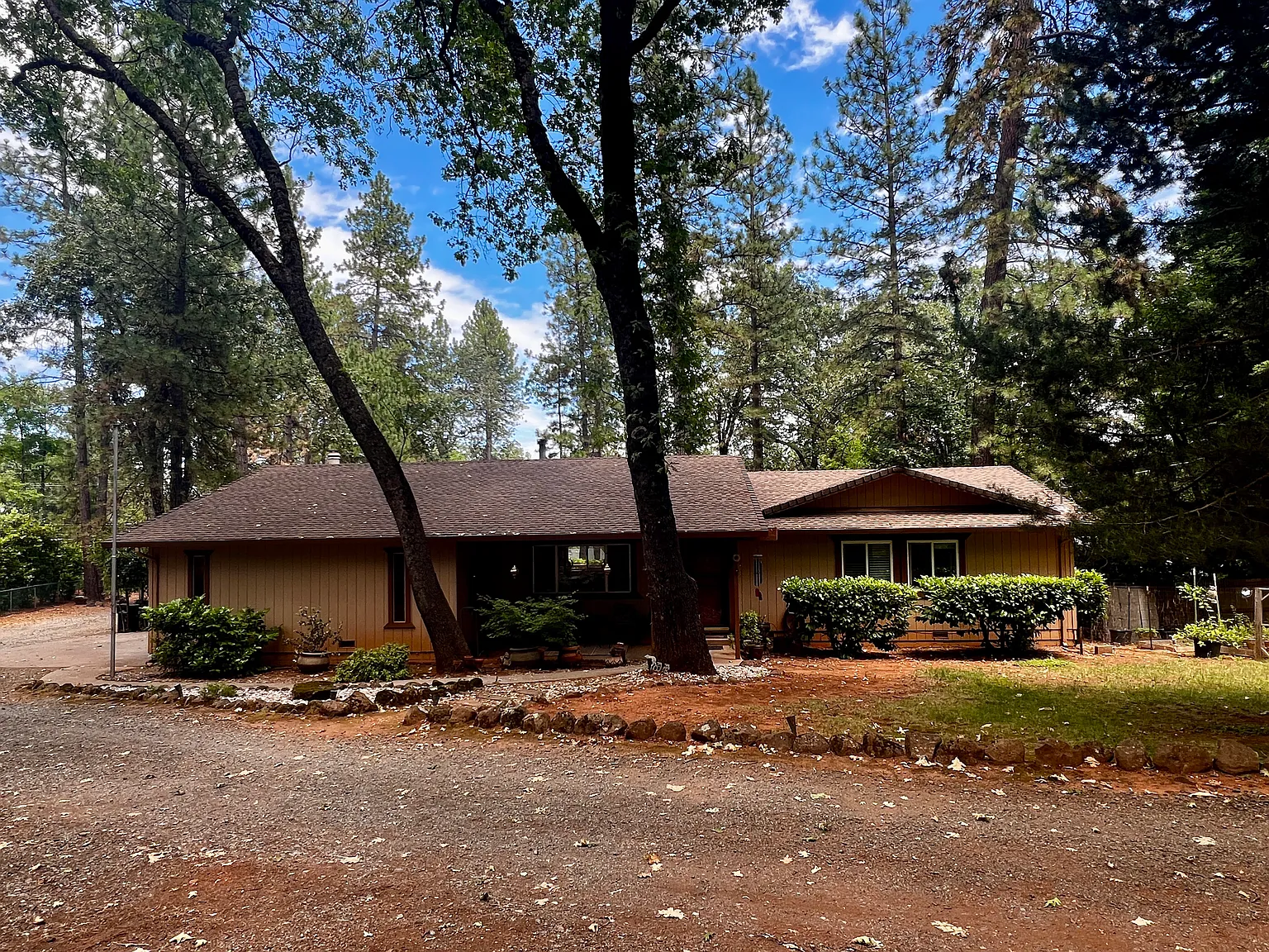 3 bed, 1640 sqft, $3,300 — Photo 1