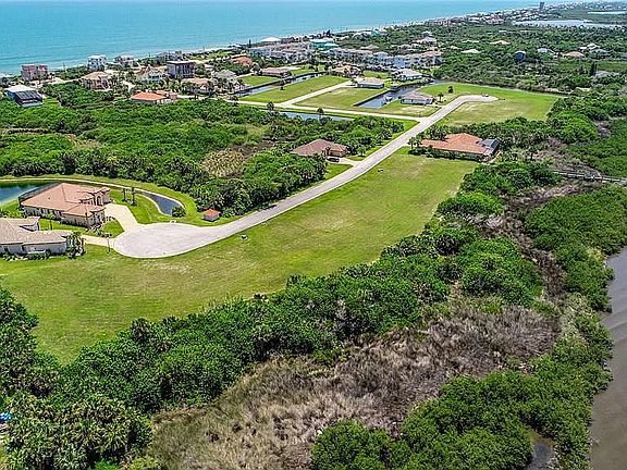 2nd image of 32 Shelter Cove Cir