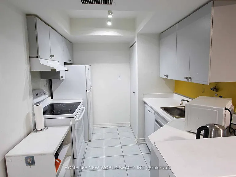 1001 Bay St #2012 — Photo 7
