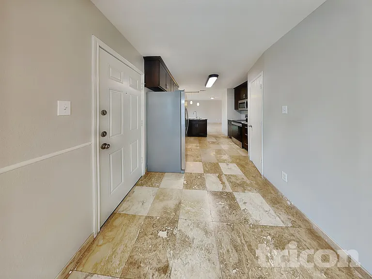 637 Aqua Dr — Photo 4