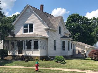 1063 E Chestnut St, Canton, IL 61520