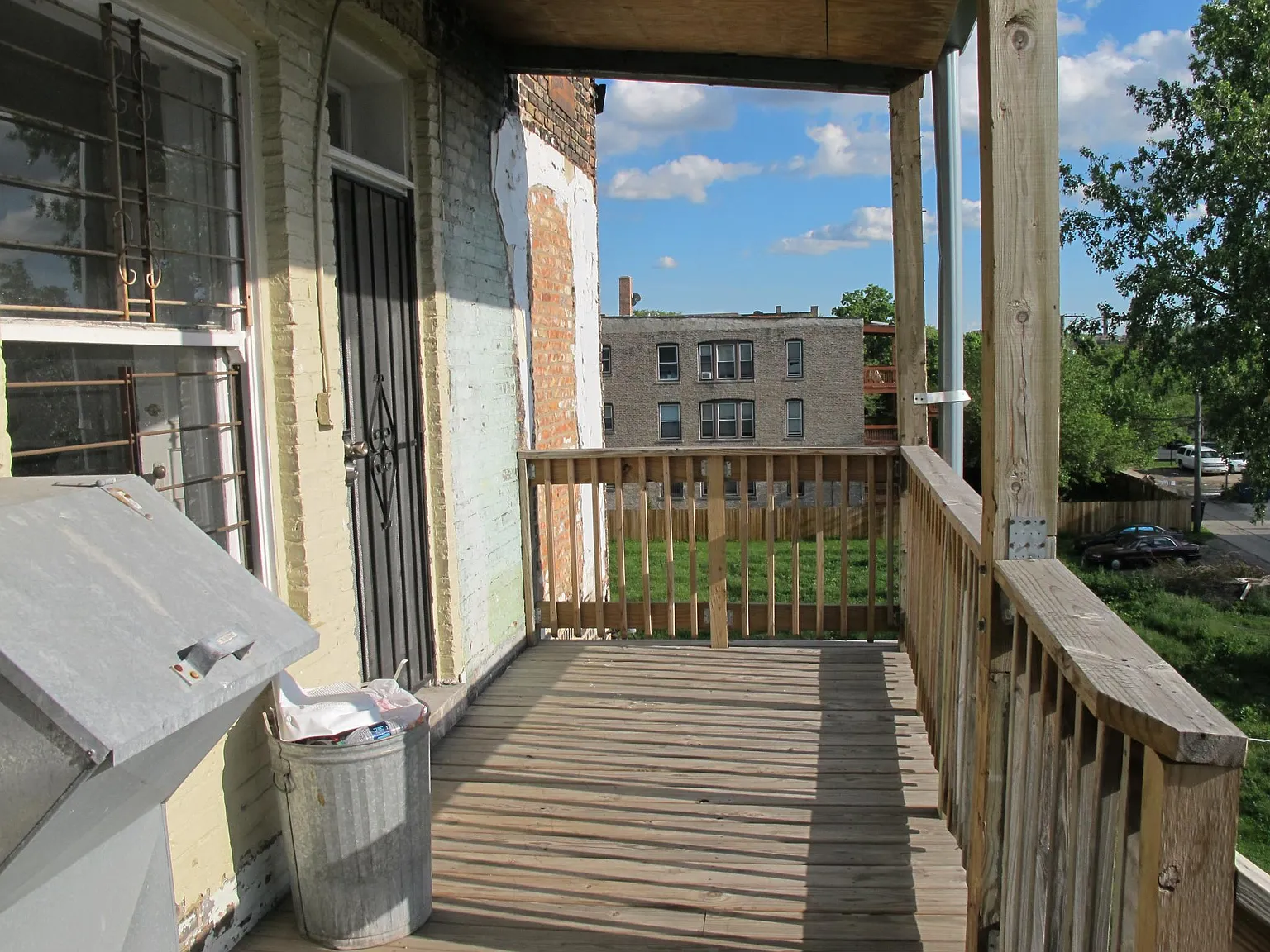 3 bed, 1800 sqft, $1,950 — Photo 2