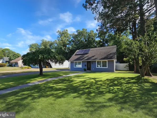 1073 Fireside Ave, Ewing, NJ 08618