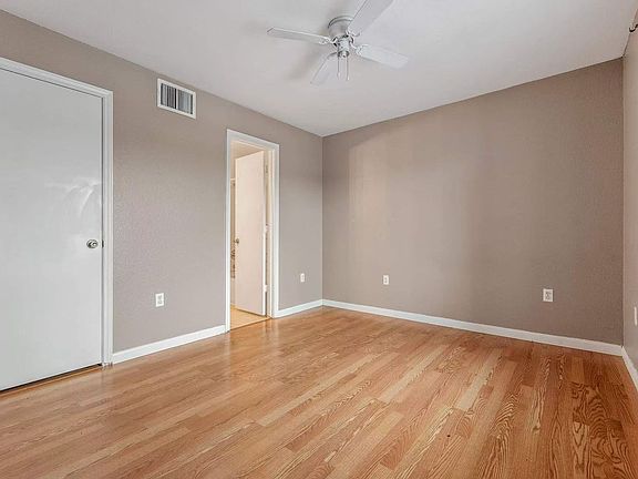 5th image of 202 523rd Pkwy