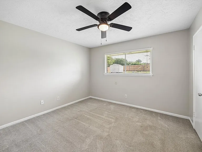 25114 Spring Ridge Dr — Photo 16
