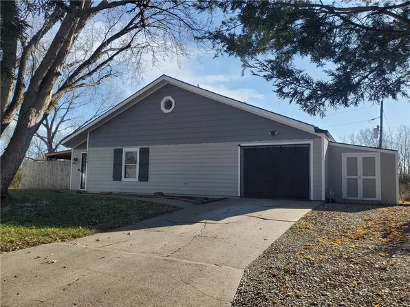 2520 Morningside Ct, Lawrence, KS 66047